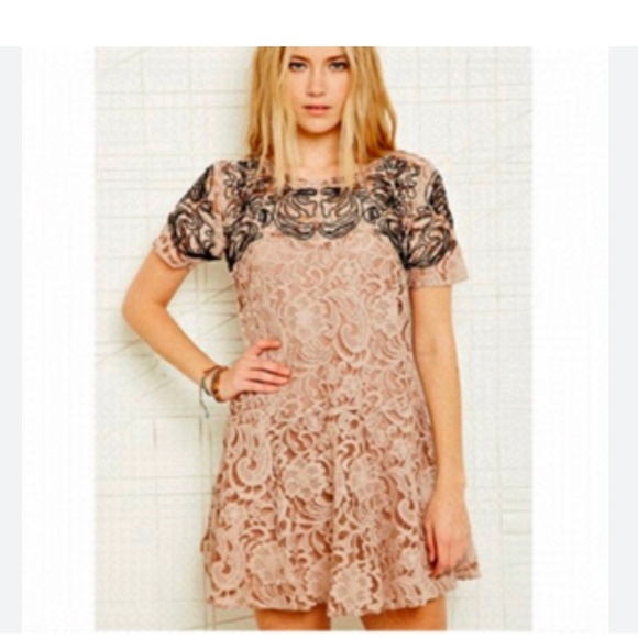 Free People Mini Dress Beautiful Dreamer Cotton Blend Lace Mauve pink Black M - Picture 2 of 13